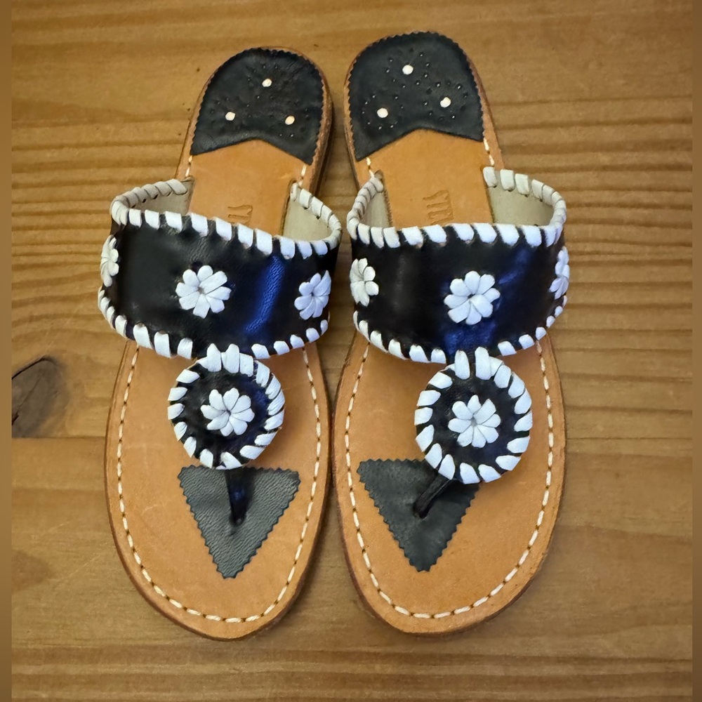 NWOT Steven Salario girls leather sandals, size 2. Perfect unworn conditionion.